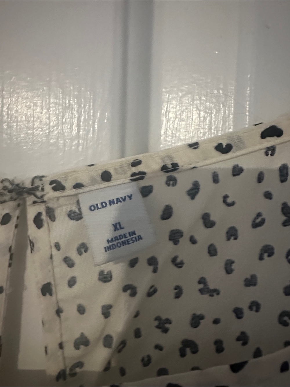 Old Navy Cream Spotted Camisole with Black Print - Picture 2 of 3